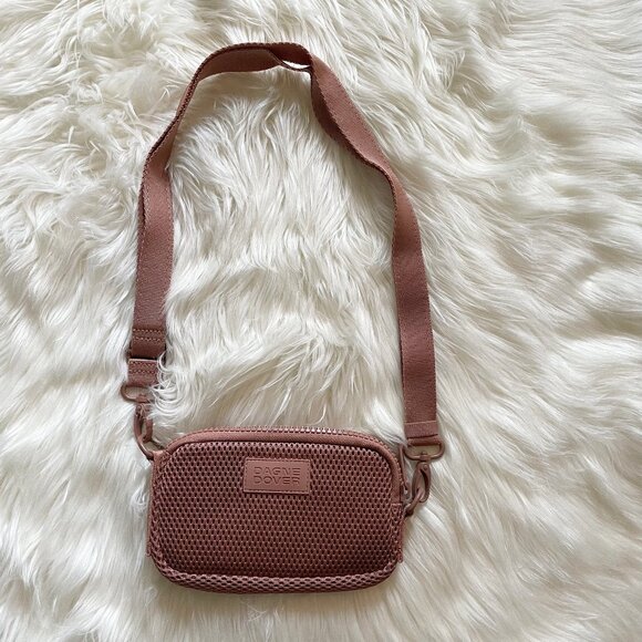 NEW Dagne Dover Warm Dust Pink Mara Air Mesh Phone Sling Crossbody Purse Bag - Picture 1 of 8